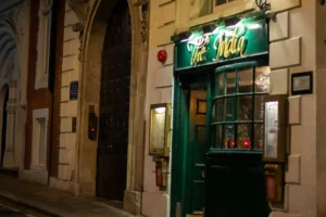 The India restaurant 21 College Hill EC4R 2RP near Cannon Street station